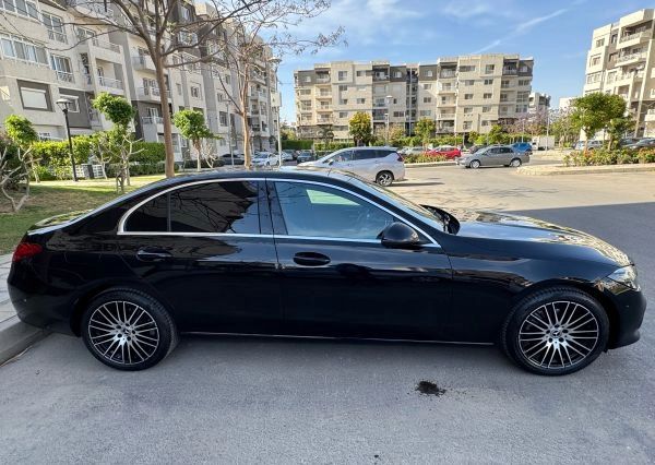 Mercedes -C180 ( 2023 )
