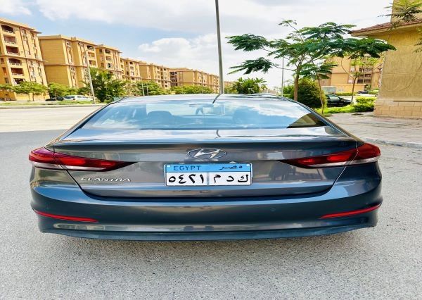 Hyundai - Elantra Ad ( 2018 )