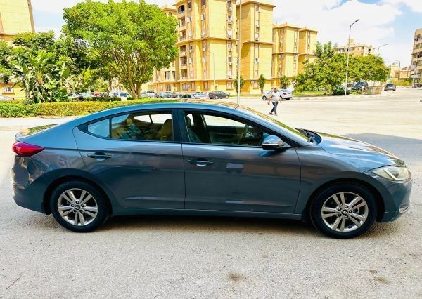 Hyundai - Elantra Ad ( 2018 )