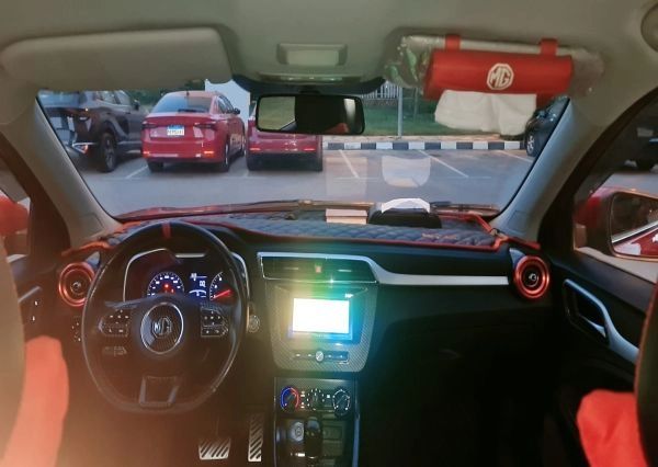 MG -  ZS Luxury  (2022)